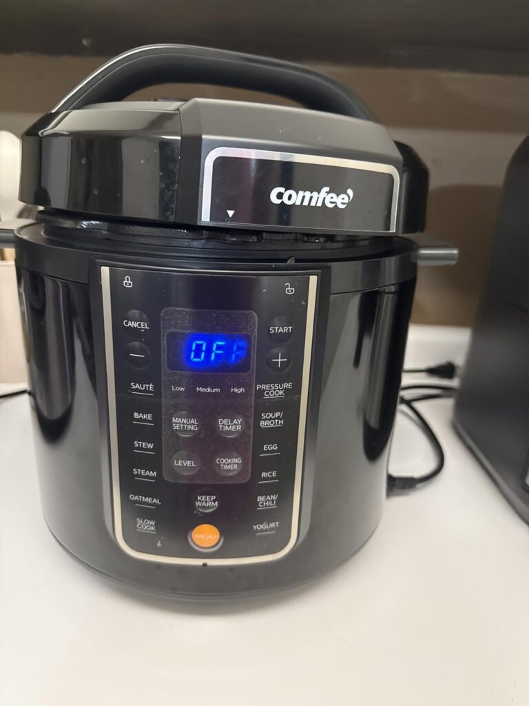 COMFEE' 9-in-1 Electric Pressure Cooker, 14 Presets Instant Multi Cooker Olla de Presion Non-Stick Pot Yogurt Maker Rice Cooker Slow Cooker Sauté Steamer 6 Quarts Black - Customer Photo 2