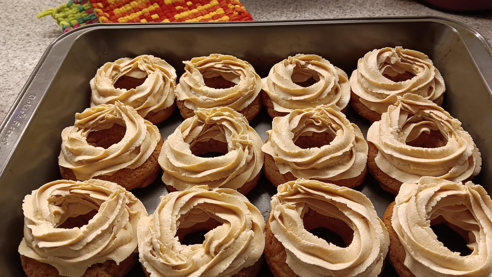 NutriChef Nonstick Donut Pans for Baking | 6 Durable & Easy to Clean Doughnut Molds | Fits Full-Sized Doughnuts | Oven Safe Up To 450F | Bake Perfect Donuts & Bagels | 12.5 x 8.5 Donut Trays | 2 Pack customer photo 2