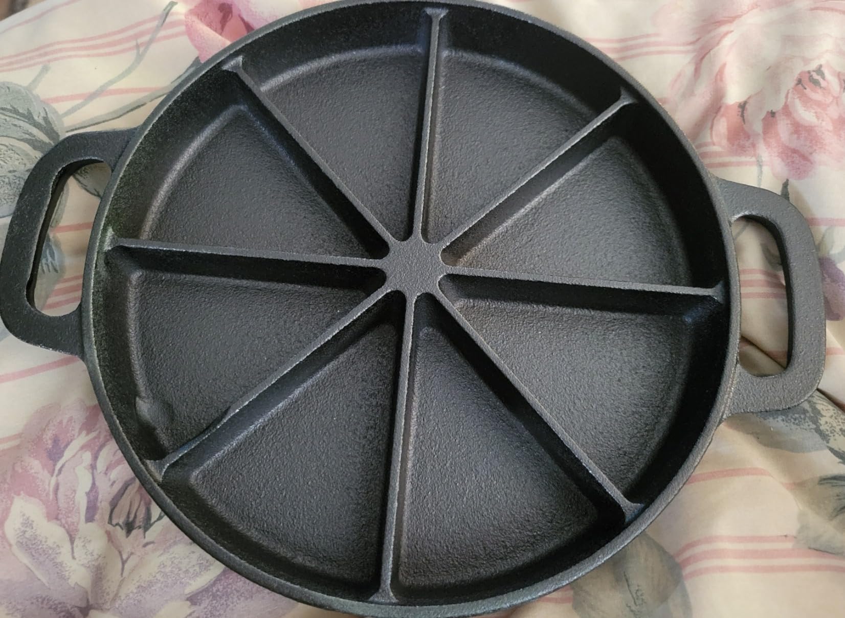 Modern Innovations Classic Cast Iron Wedge Pan, Non-Stick Cornbread Skillet with Easy Transport Handles customer photo 1