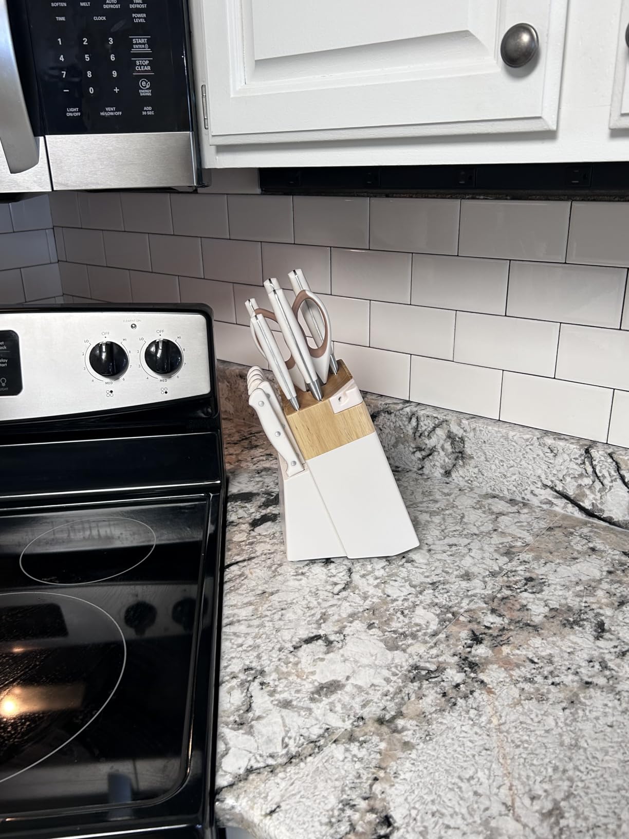 Knife Set,Astercook Kitchen Knife Set with Block 14-Piece Full Tang Stainless Steel Knives with Sharpener Dishwasher Safe and Anti-Slip Ergonomic Handle Elegant Cream White Utensils Set - Customer Photo 1