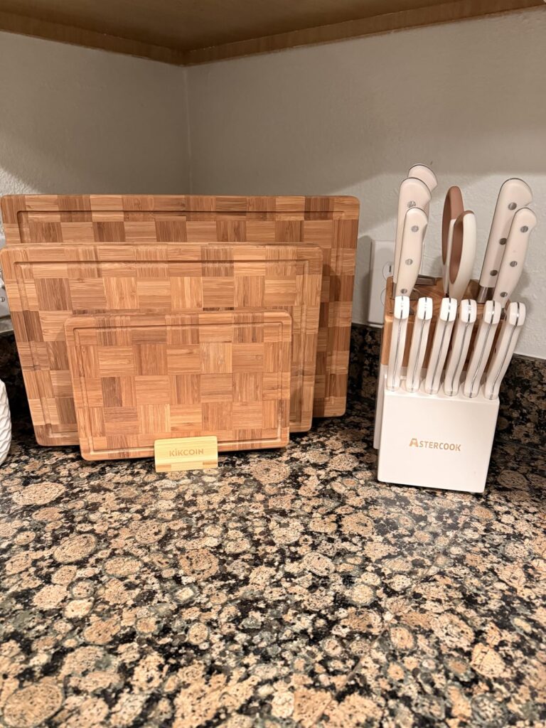 Knife Set,Astercook Kitchen Knife Set with Block 14-Piece Full Tang Stainless Steel Knives with Sharpener Dishwasher Safe and Anti-Slip Ergonomic Handle Elegant Cream White Utensils Set - Customer Photo 3