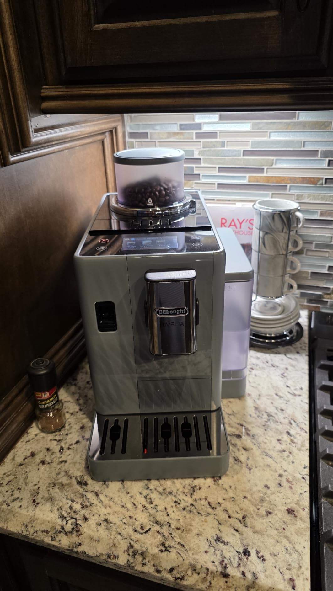 De'Longhi Rivelia Automatic Espresso Machine with Grinder & Milk Frother – All-in-One Coffee Maker, Hot & Iced Latte, Cappuccino, Bean Switch System, Burr Grinder, Compact Italian Design, Black - Customer Photo 0
