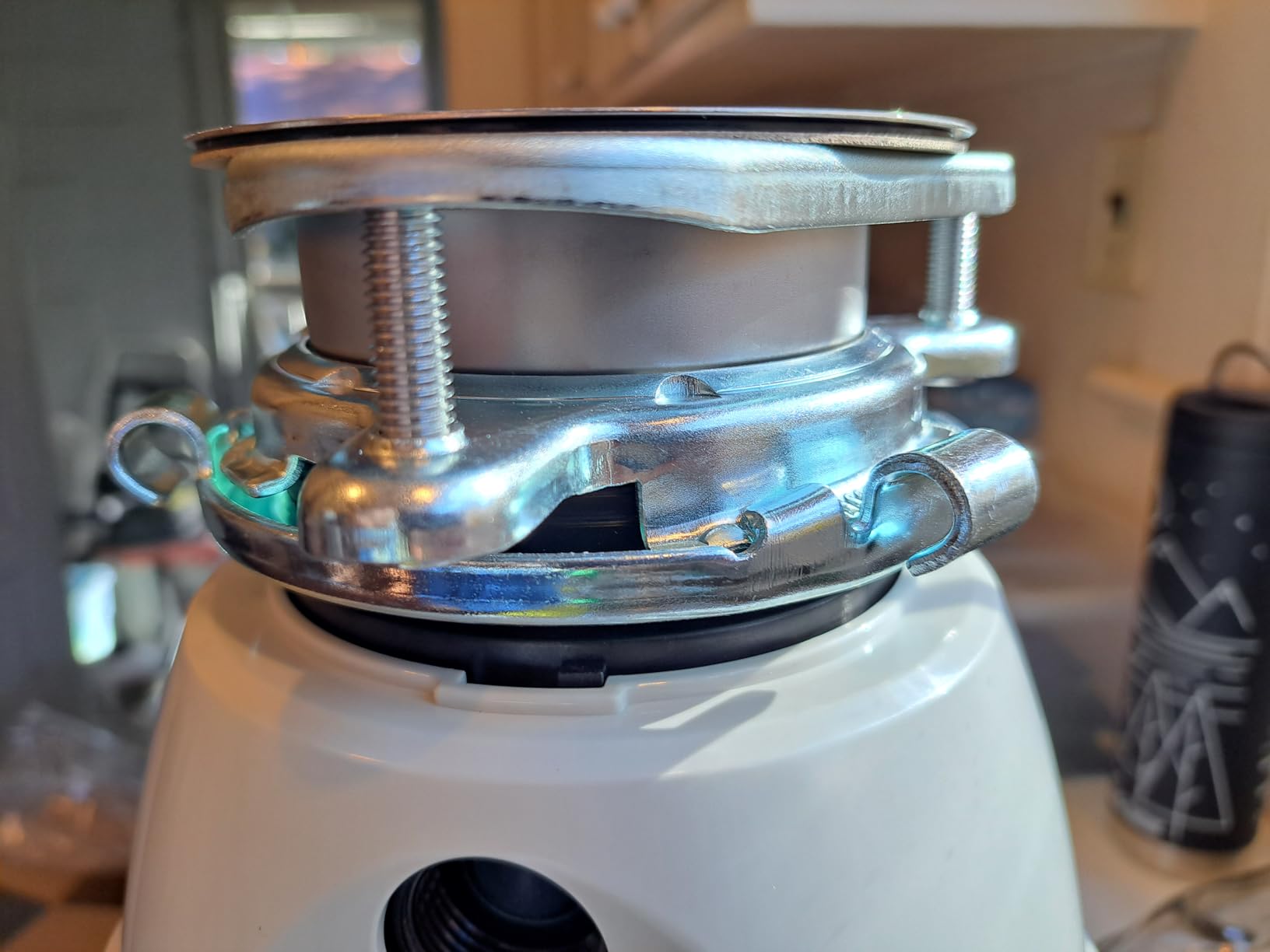 KRAUS WasteGuard 1 HP Continuous Feed Garbage Disposal with Ultra-Quiet Motor for Kitchen Sink with Power Cord and Flange Included, KWD201-100MCG - Customer Photo 1