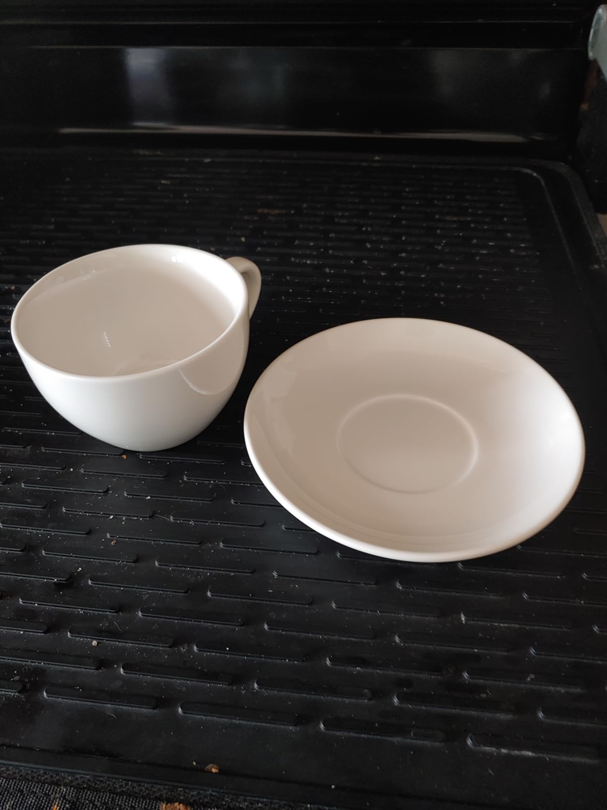 DeeCoo 11 oz White Cappuccino Mug- Large Ceramic Coffee Cup with Saucer - Microwave and Dishwasher Safe, Perfect For Tea, Espresso, Latte - Porcelain Set for Kitchen or Cafe, Baristas, Great Gift Customer Review DeeCoo 11 oz White Cappuccino Mug- Large Ceramic Coffee Cup with Saucer - Microwave and Dishwasher Safe, Perfect For Tea, Espresso, Latte - Porcelain Set for Kitchen or Cafe, Baristas, Great Gift - Customer Photo 3