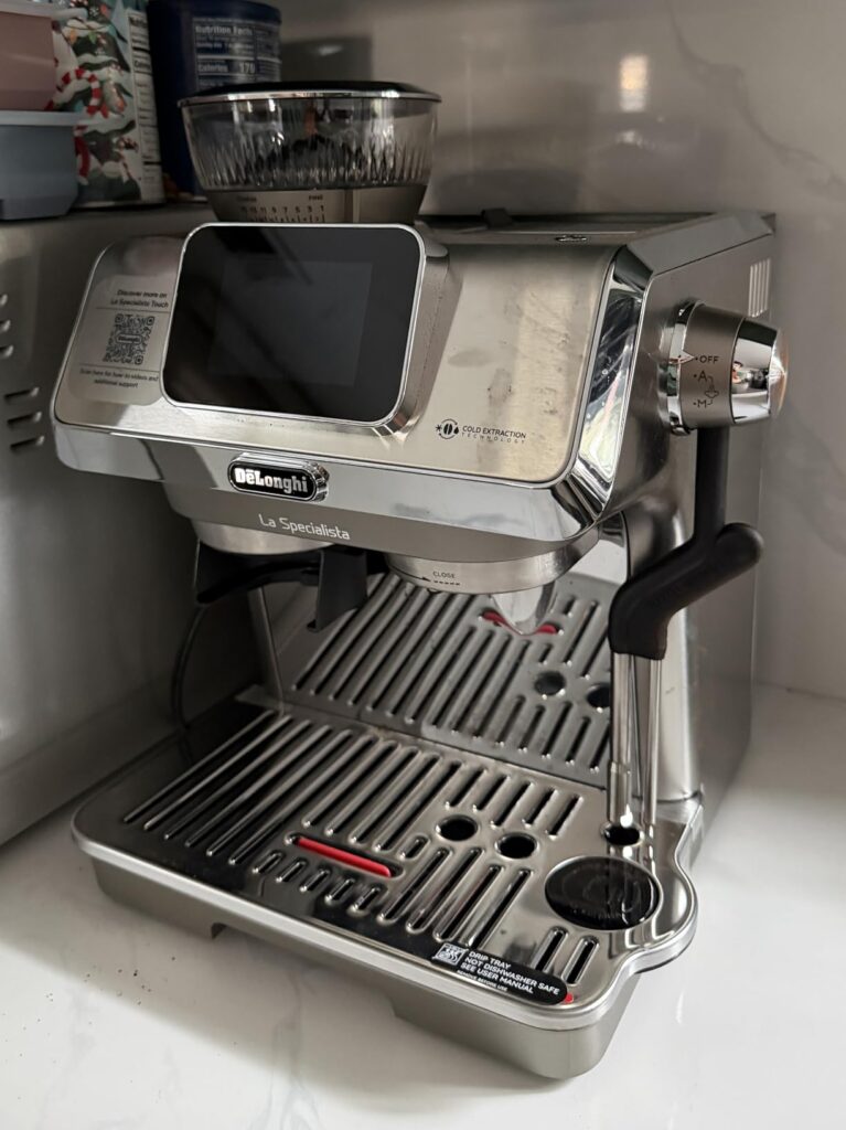 De'Longhi La Specialista Touch Espresso Machine with Grinder & Milk Frother – Cold Brew & Iced Coffee Maker, Burr Grinder, 10 Drink Presets, Compact Bean to Cup, Award-Winning Italian Design - Customer Photo 3