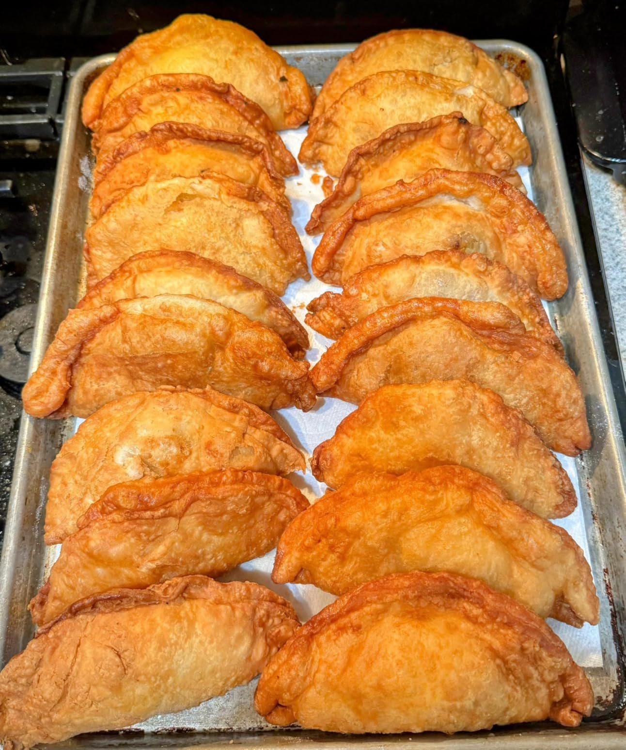 KAYCROWN Empanada Maker Press, Stainless Steel Dumpling Maker Set, 2-in-1 Dough Cutter Dumpling Mold Set for Ravioli, Pierogi, Turnovers, Calzone, Dumpling, 4 Sizes (XL/6