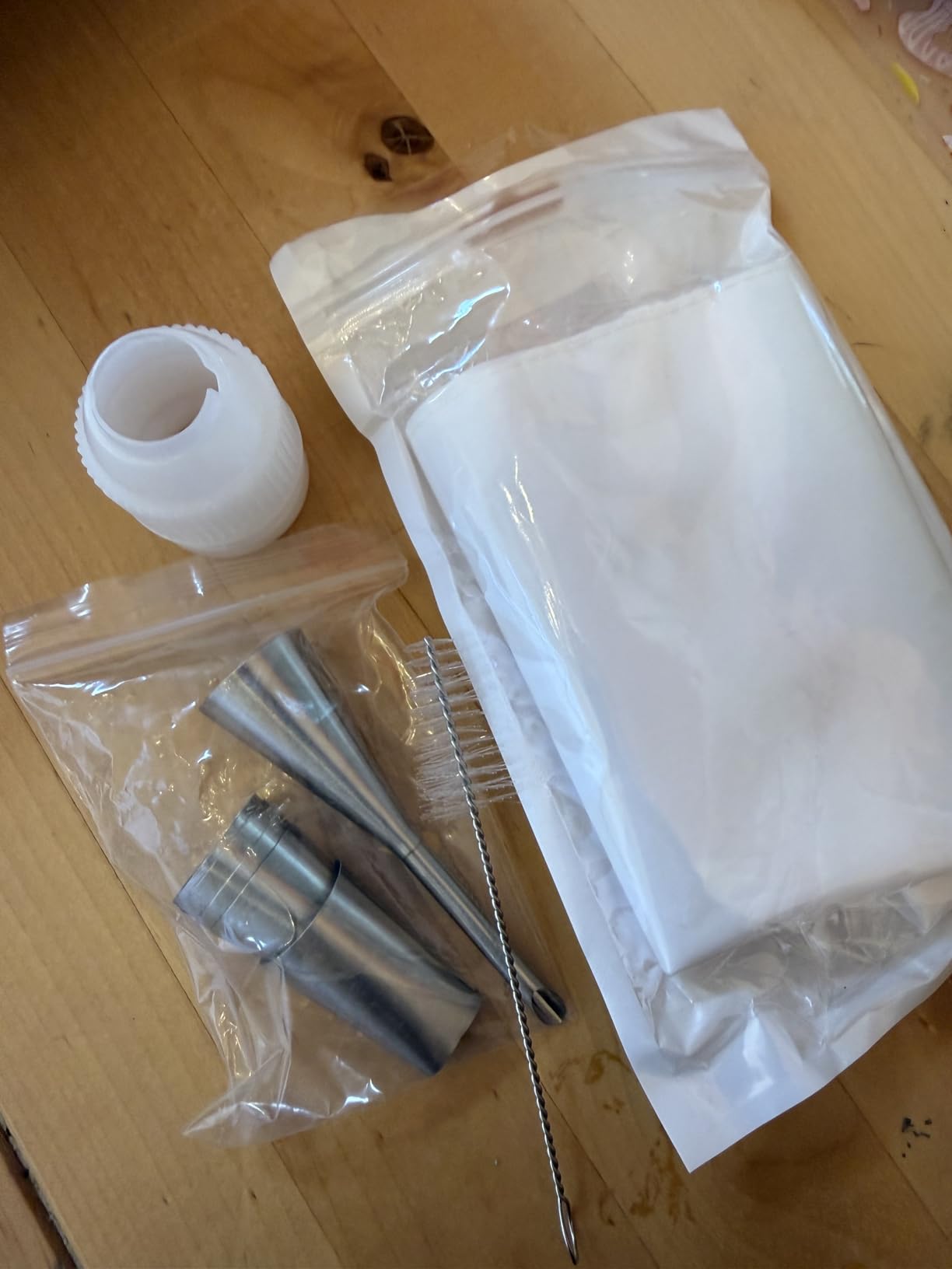 9-Piece Reusable Piping Bags and Tips Set- Cotton Baking Kit with Coupler, Stainless Steel Nozzles & Cleaner for Cakes/Cupcakes/Cookies Decorating customer photo 1