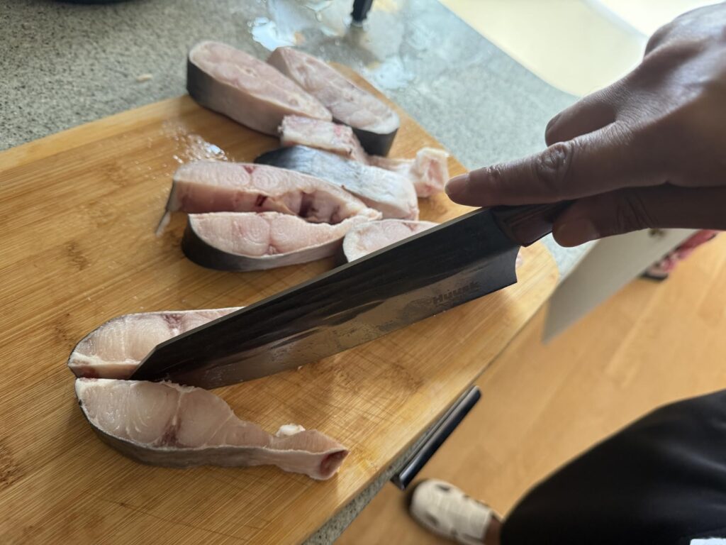 Huusk Butcher Knife Set, 4 PCS Hand Forged BBQ Knife Set for Meat Cutting, Sharp Meat Carving Breaking Knives with Ergonomic Handle, Christmas Gifts for Men Women - Customer Photo 3