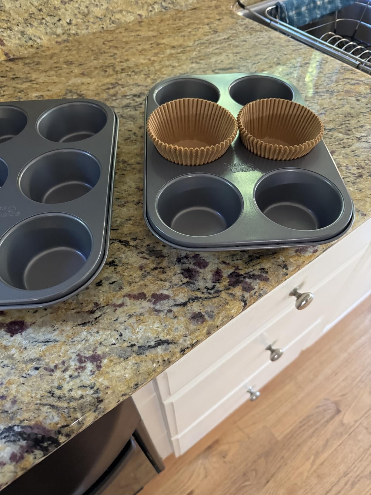 2 Pack Jumbo Muffin Pan for Baking, Extra Large Cupcake Pan includes 50 Natural Jumbo Cupcake Liners, Muffin Tin Nonstick 6 Cup, Baking Pans Set, Carbon Steel Baking Supplies customer photo 1