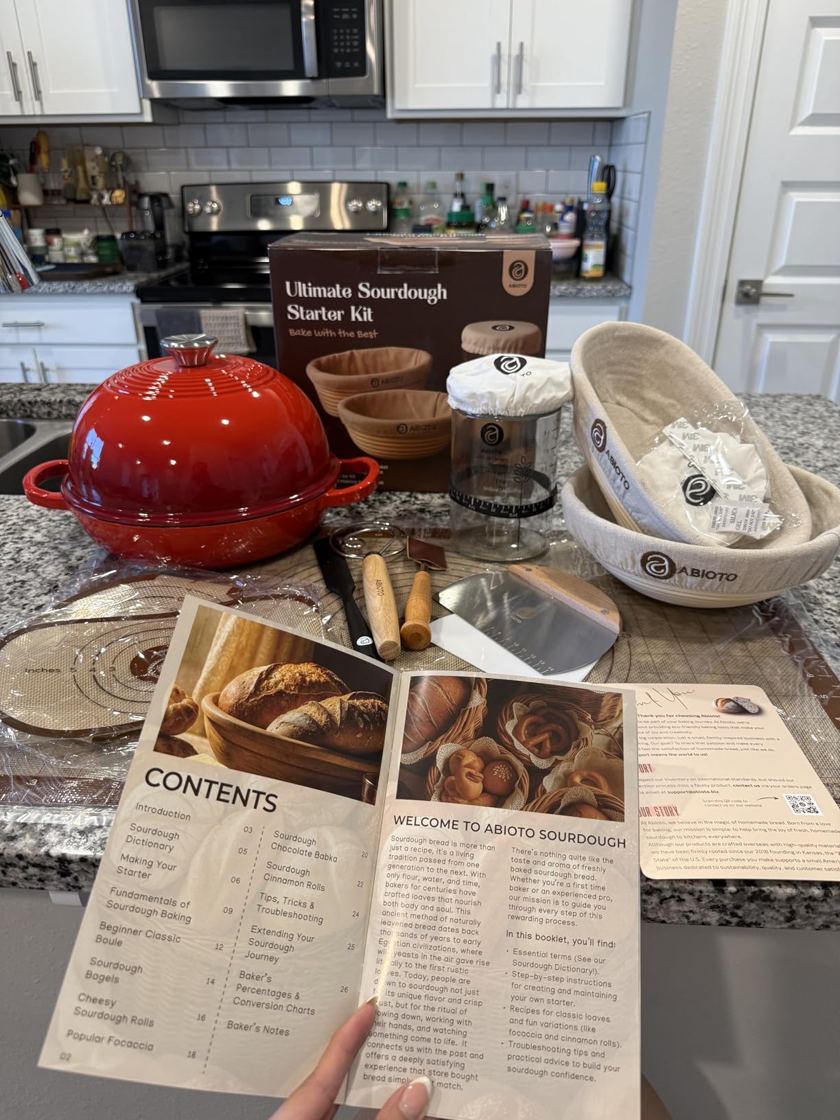 Enameled Round Cast Iron Bread Oven, 6 Qt Cast Iron Dutch Oven for Homemade Sourdough Bread Baking, Bread Pot with Dome Lid & Cotton Potholders (Cream White) customer photo 1