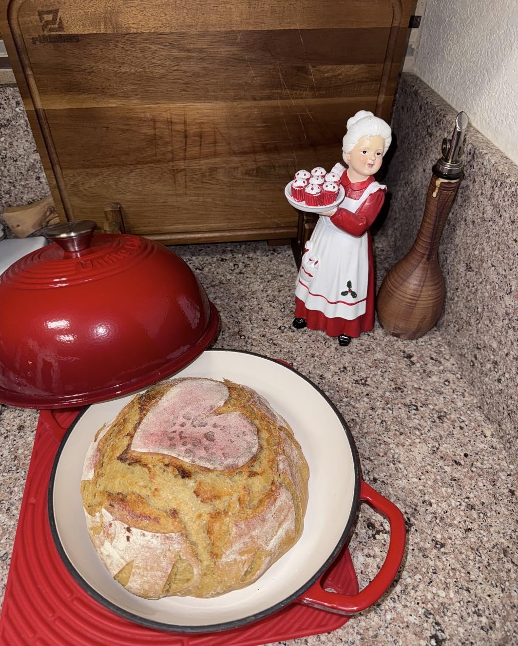 Enameled Round Cast Iron Bread Oven, 6 Qt Cast Iron Dutch Oven for Homemade Sourdough Bread Baking, Bread Pot with Dome Lid & Cotton Potholders (Cream White) customer photo 2