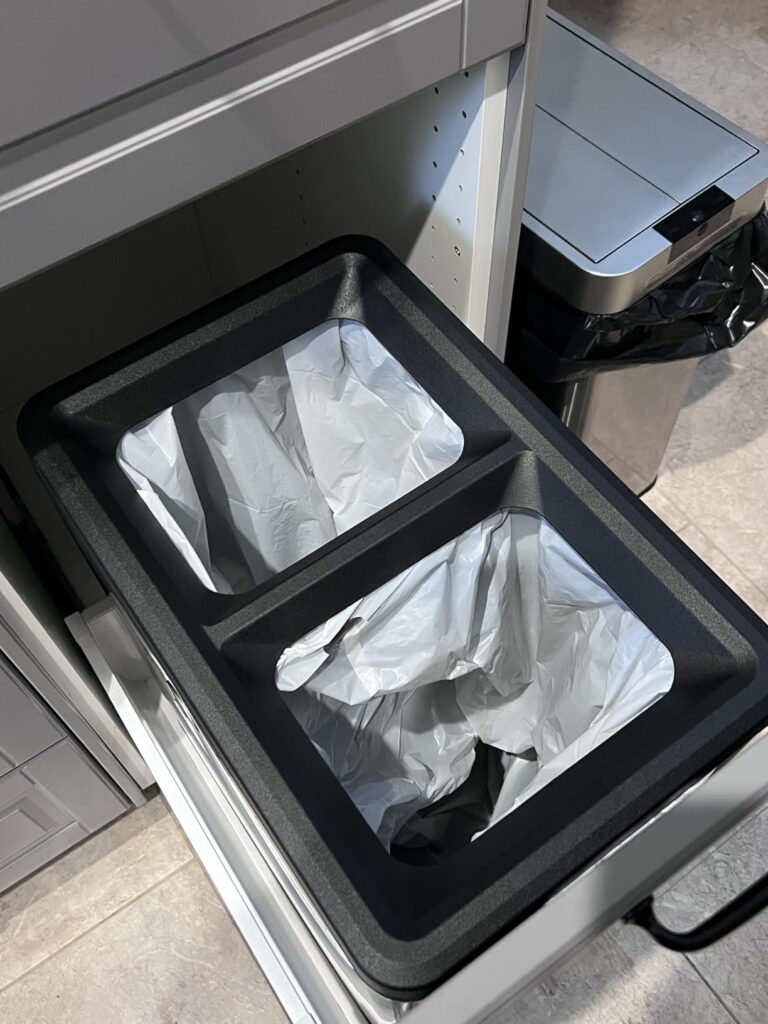 SONGMICS Motion Sensor Trash Can, 13-Gallon (50 L) Automatic Garbage Can with Soft Close Lid, Stainless Steel, Wave or Touch to Open, Includes 15 Bags, Metallic Silver and Ink Black ULTB640E01 - Customer Photo 1