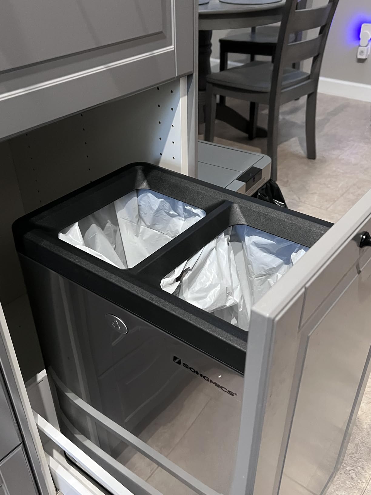 SONGMICS Motion Sensor Trash Can, 13-Gallon (50 L) Automatic Garbage Can with Soft Close Lid, Stainless Steel, Wave or Touch to Open, Includes 15 Bags, Metallic Silver and Ink Black ULTB640E01 - Customer Photo 2