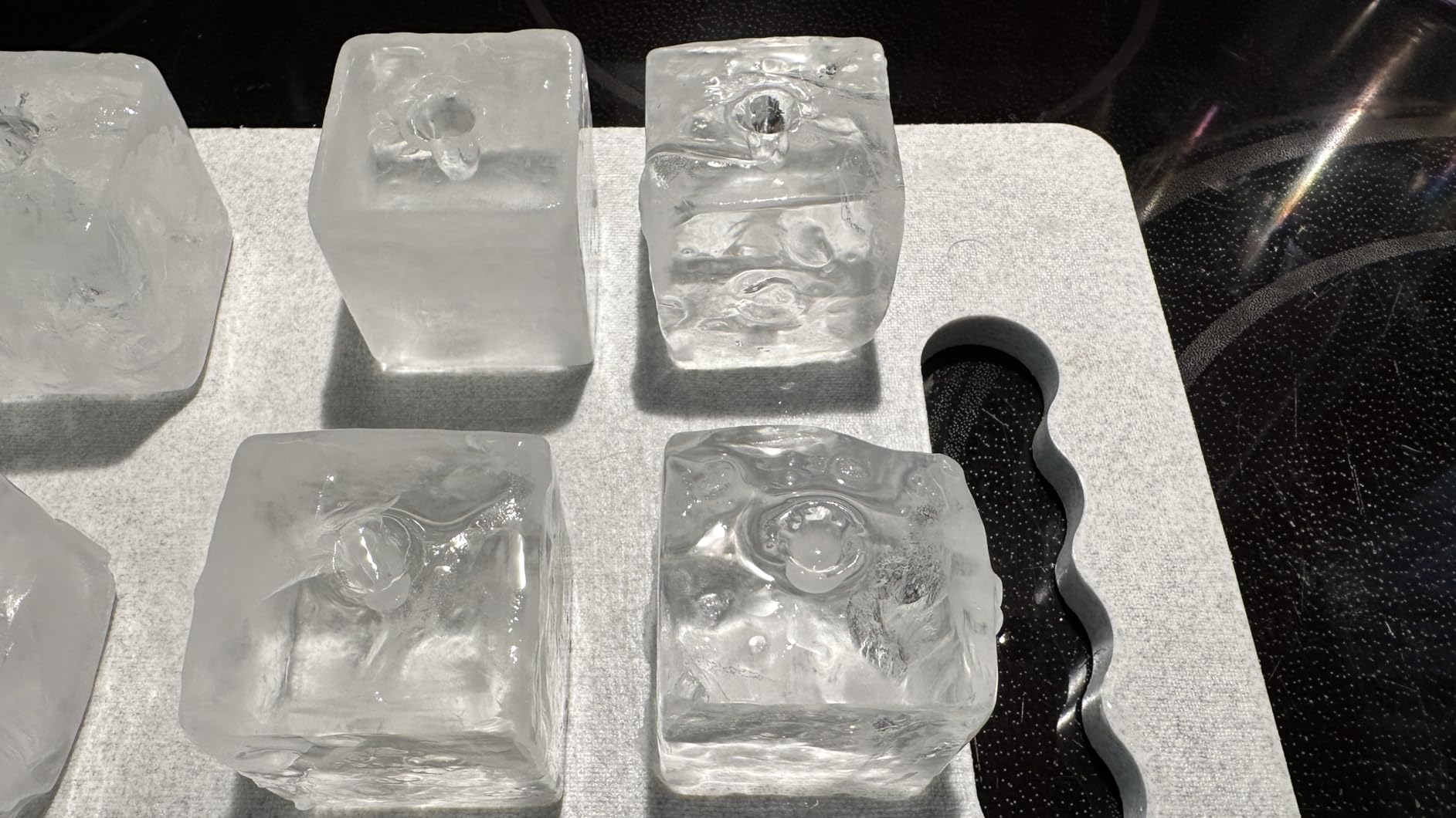 COMMODORE LUXECUBE Luxury Ice Maker – 115V AC Large Cocktail Ice Machine, Produces 9 Crystal Clear 1.5