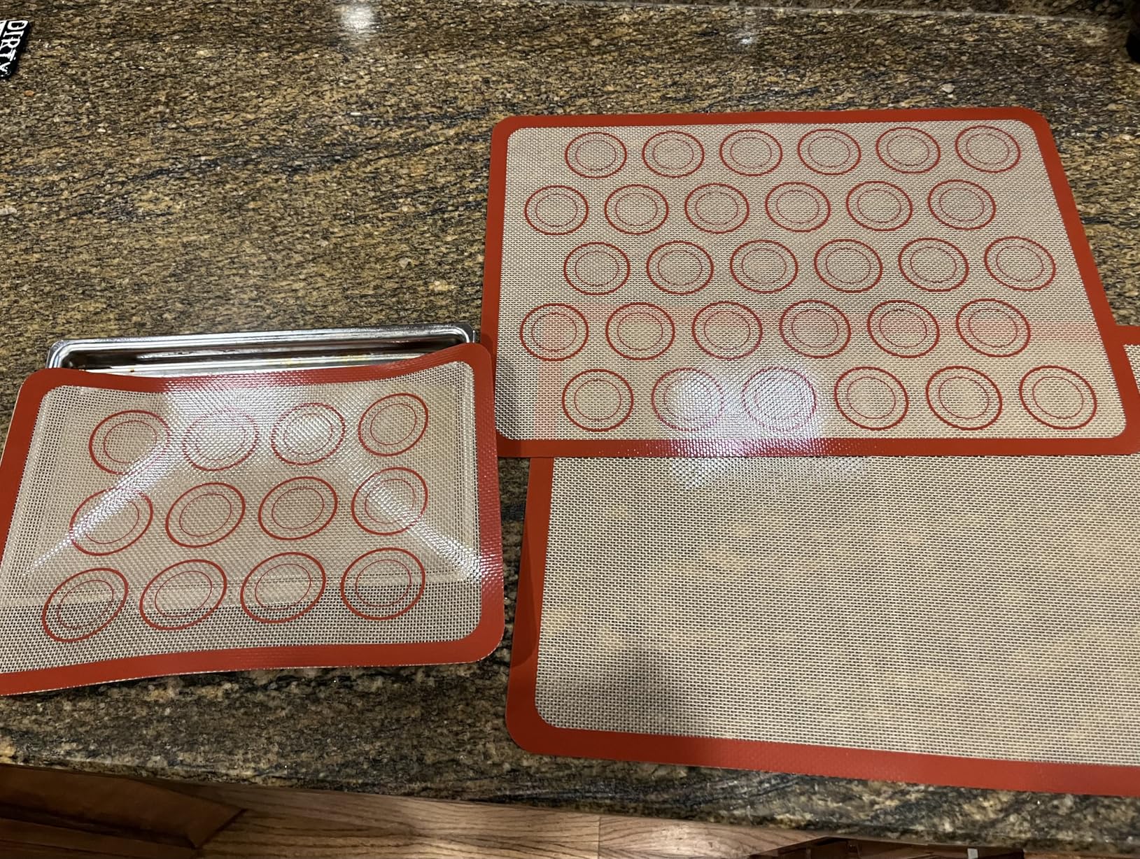 Macaron Silicone Baking Mats, 3 PCS Non Stick Macaroon Mat Silicone for Macarons, Cookie, Pastry, Red customer photo 1