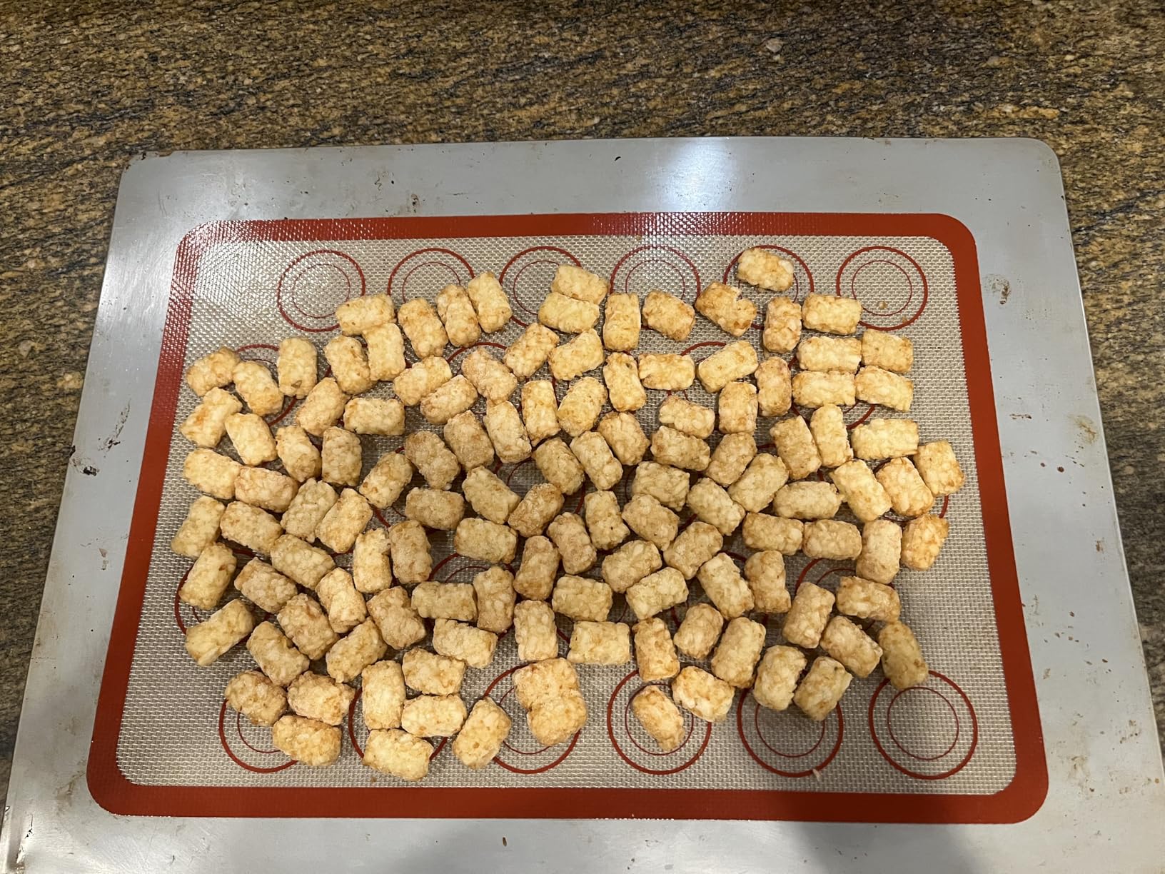 Macaron Silicone Baking Mats, 3 PCS Non Stick Macaroon Mat Silicone for Macarons, Cookie, Pastry, Red customer photo 2