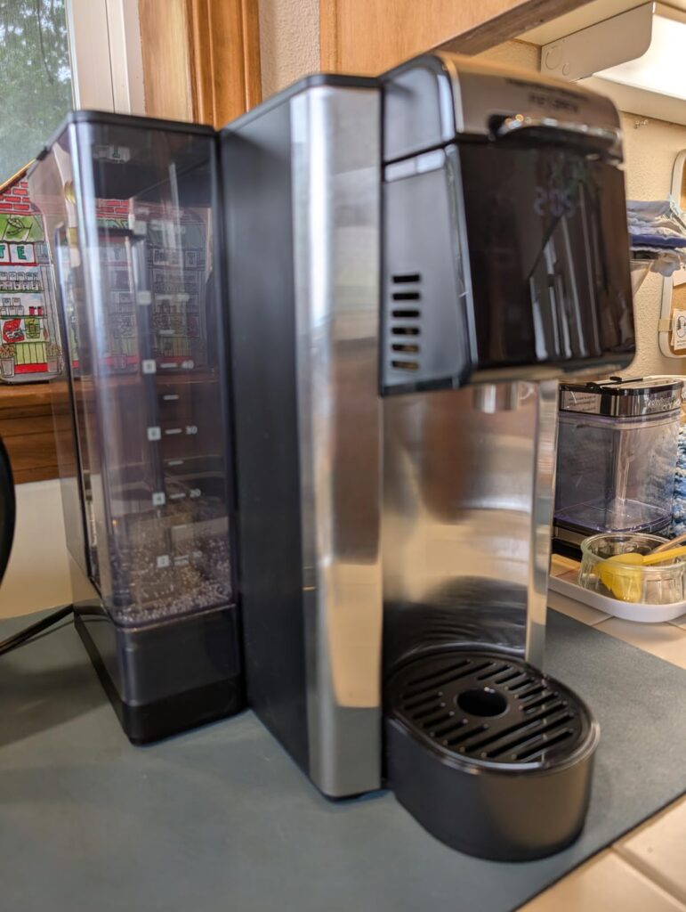 Hamilton Beach FlexBrew Advanced 5-in-1 Thermal Programmable 12 Cup Drip and Single Serve Hot & Iced Coffee Maker, Movable 60oz. Water Reservoir, Use Pod Packs and Grounds, Fast Brewing, Black (49929) - Customer Photo 3