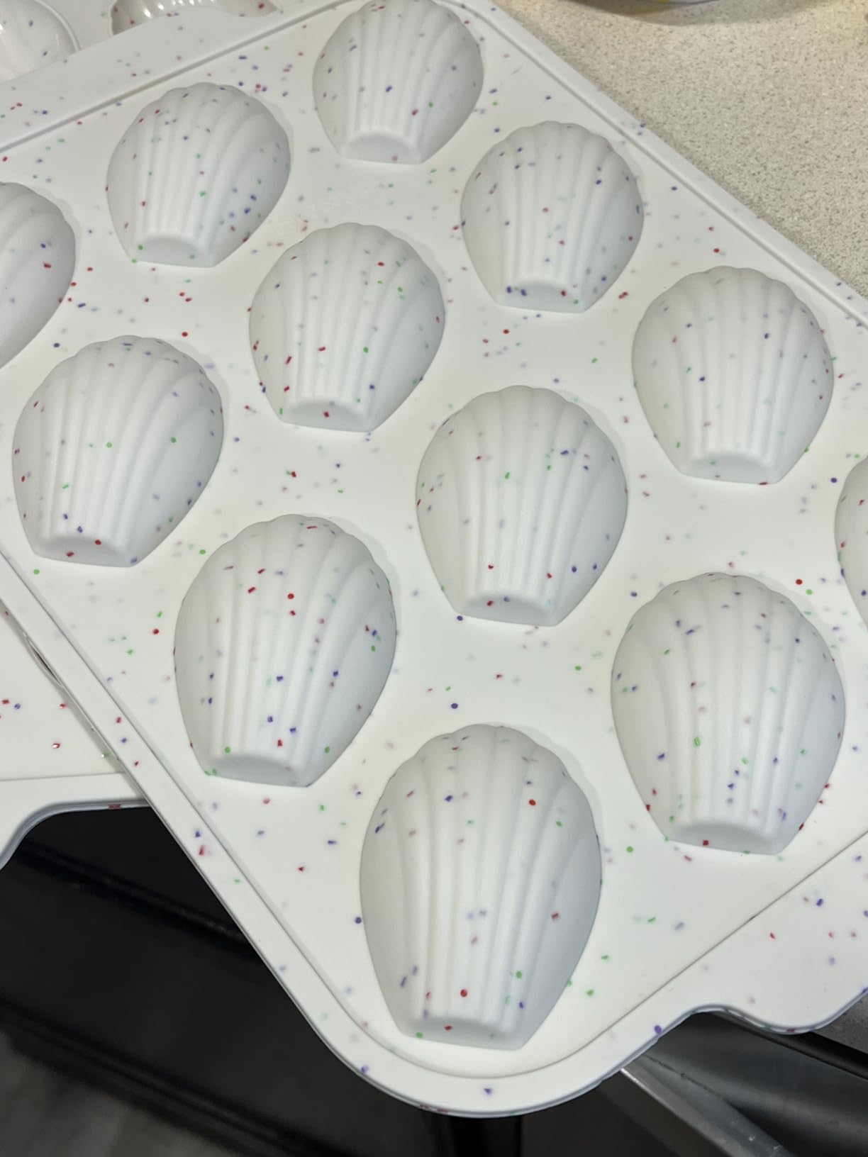 Vinino 2-Pack Silicone Madeleine Pan with Metal Reinforced Frame, 12-Cavity Shell Shape Madeleine Mold with Non-Slip Handle, Nonstick Madeleine Cookie Trays for Oven, BPA Free, Dishwasher Safe- Cream customer photo 1