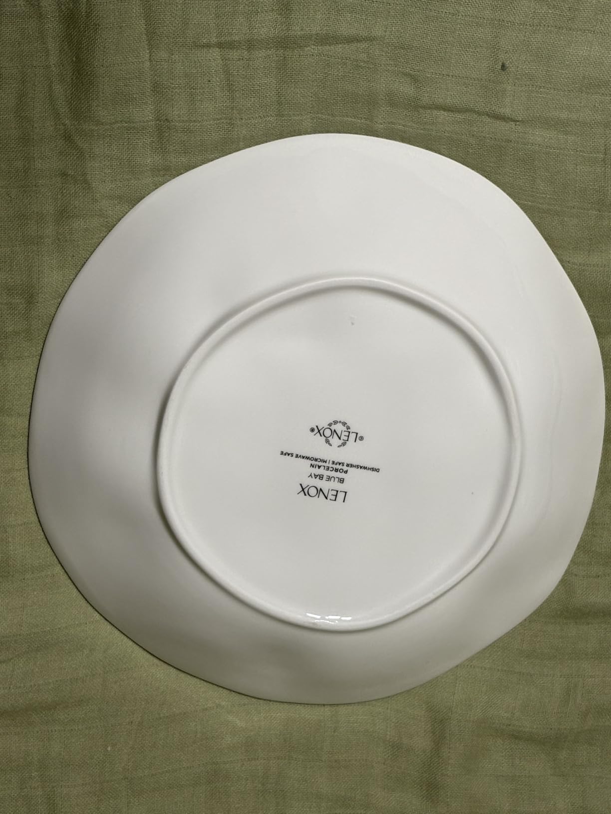 Lenox 899192 Blue Bay White 18-Piece Dinnerware Set, Service For 6 - Customer Photo 1