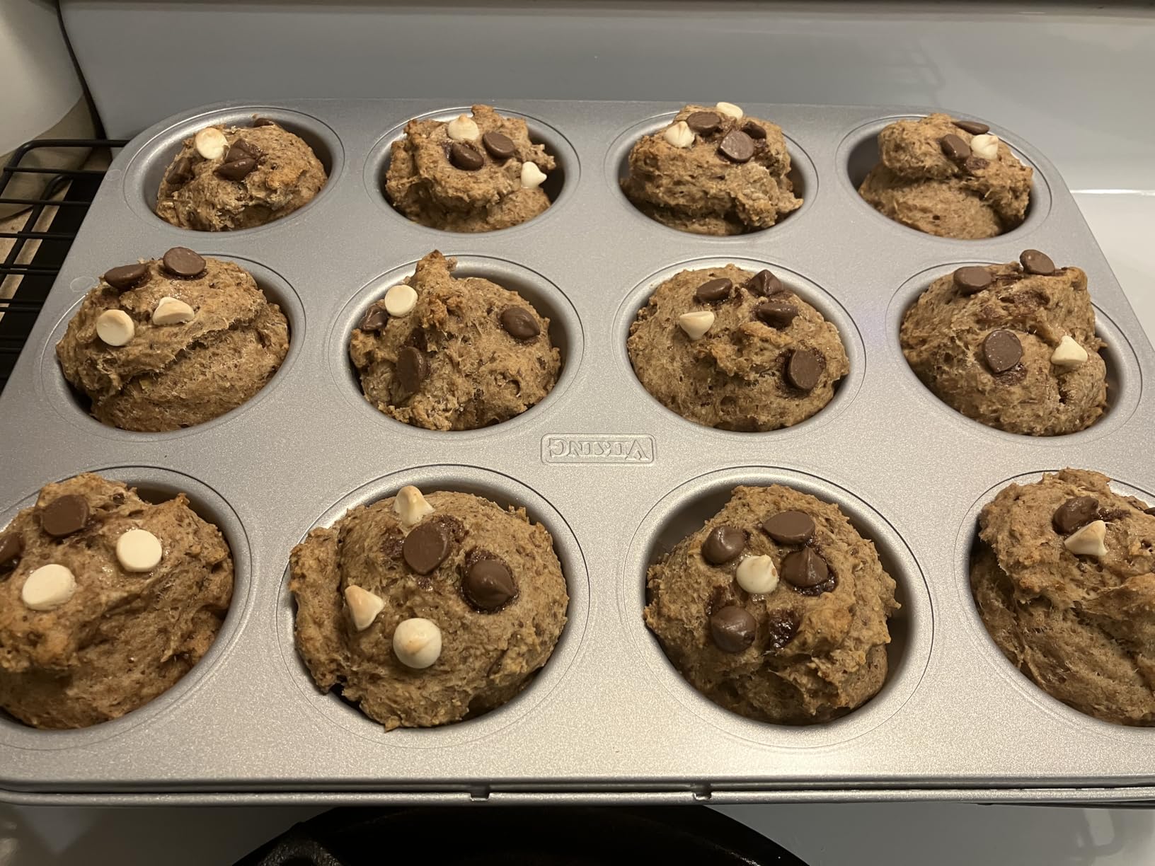 Viking Premium Nonstick Ceramic Muffin Pan, Made without PFAS, 12 Cup Heavy Gauge Aluminized Steel Cupcake Baking Pan with Reinforced Iron Frame, Even Heating Muffin Tin, Oven Safe for 475F, Silver customer photo 1