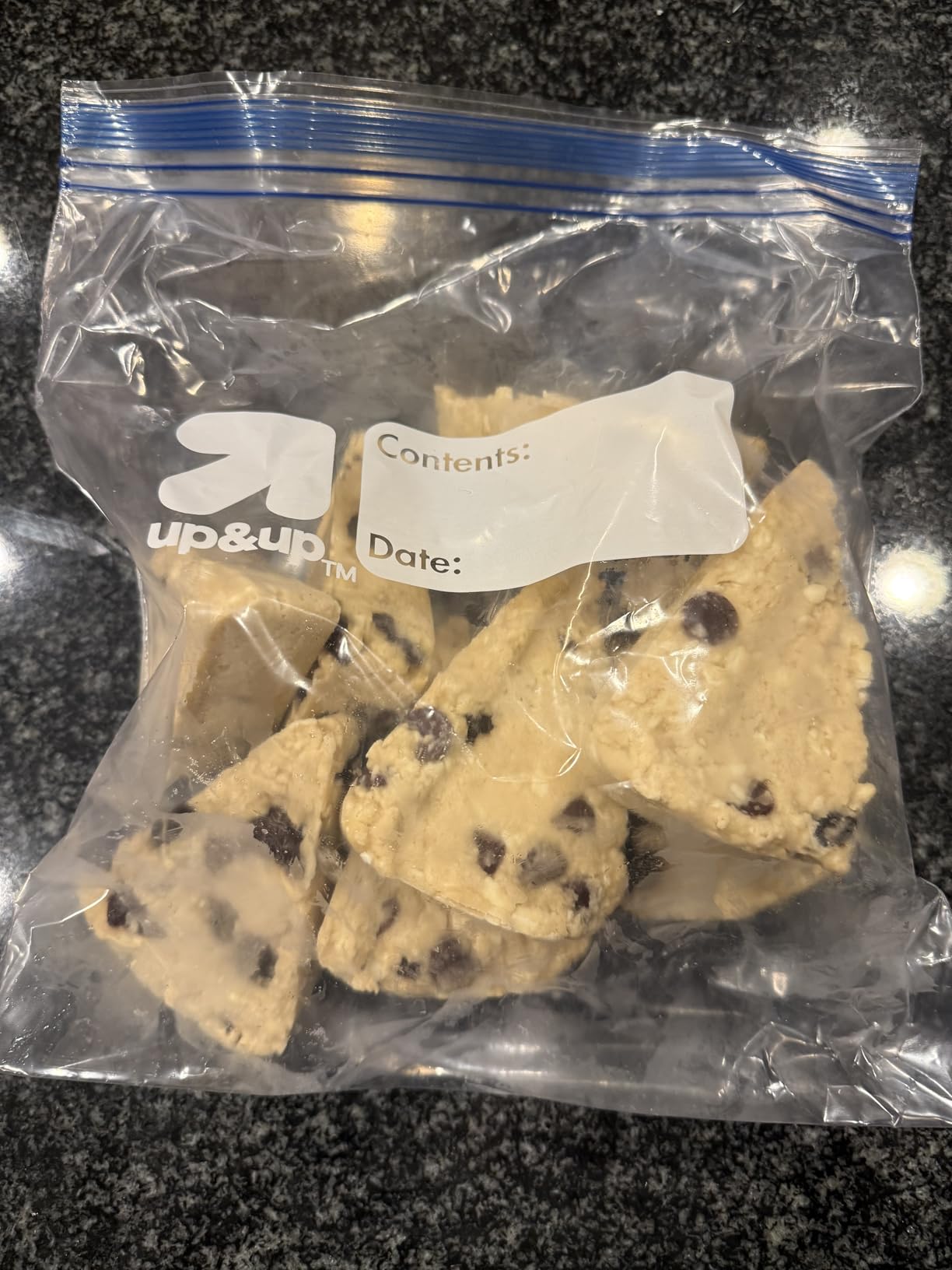 Vinino Silicone Scone Pan with Reinforced Frame, 8-Cavity Triangle Cake Mold Suitable for Brownies, Muffins, Cheesecake, Nonstick Wedge Pan BPA-Free customer photo 1