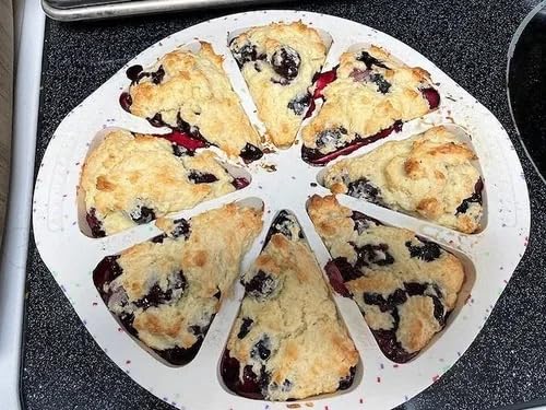 Vinino Silicone Scone Pan with Reinforced Frame, 8-Cavity Triangle Cake Mold Suitable for Brownies, Muffins, Cheesecake, Nonstick Wedge Pan BPA-Free customer photo 2