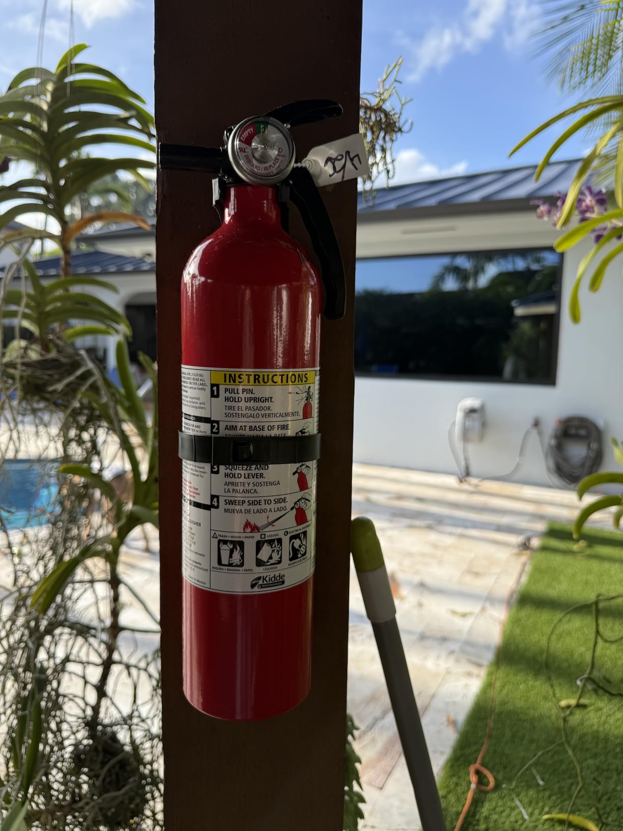 Kidde, FA110G, Multi Purpose Fire Extinguisher for Home, Office, Dorm, Residential, 1A10BC customer photo 1