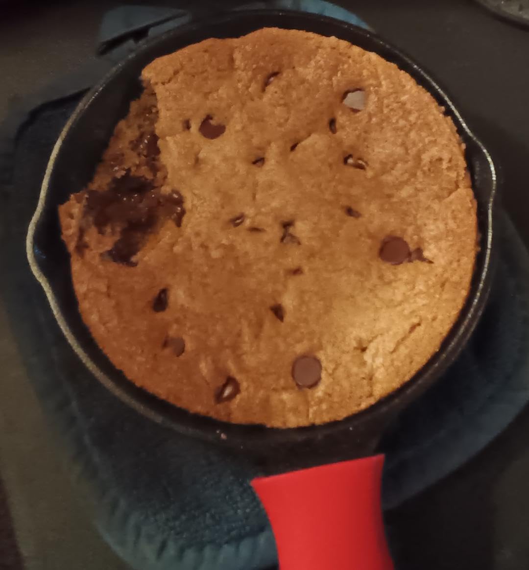 Lodge Seasoned Cast Iron Skillet - PFAS-Free, Non-Toxic Cookware - Use with an Oven, Stove, Grill, or Campfire - Naturally Non-Stick & Oven Safe - 12 Inches customer photo 2