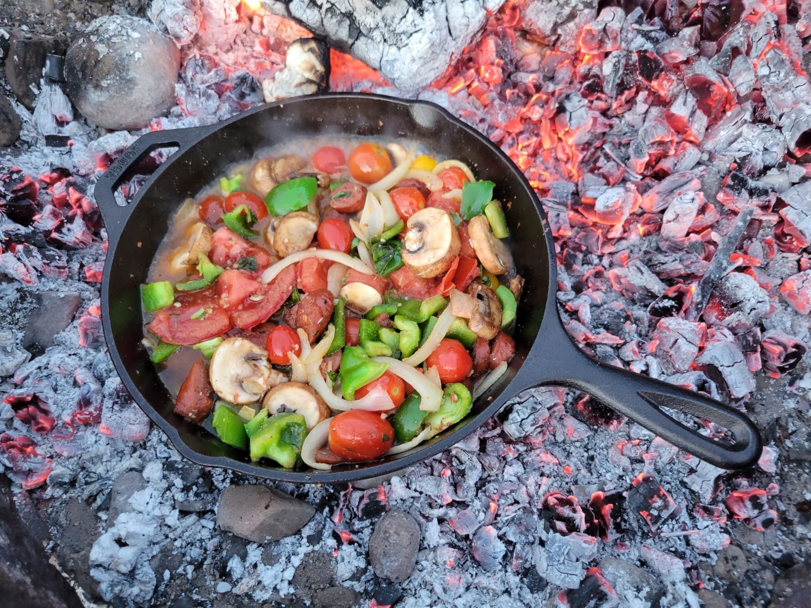 Lodge 8 Quart Pre-Seasoned Cast Iron Camp Dutch Oven with Lid - Dual Handles - Use in the Oven, on the Stove, on the Grill or over the Campfire - Black customer photo 2