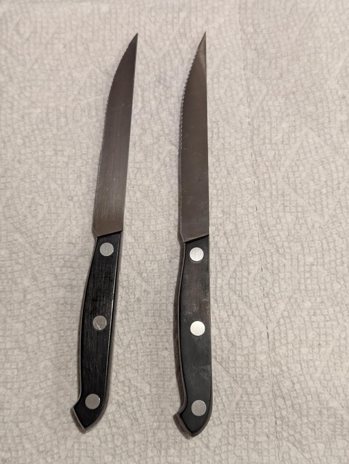 HENCKELS Prime Razor-Sharp Steak Knife Set of 4, German Engineered Informed by 100+ Years of Mastery, Black customer photo 2