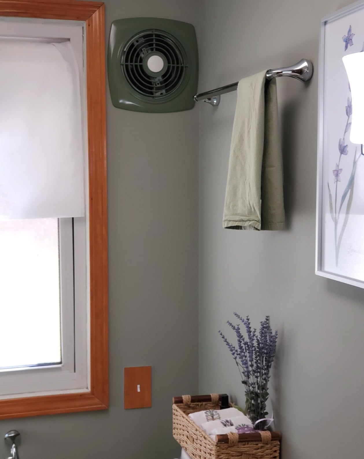 Broan-NuTone 509 Through-the-Wall Ventilation Fan White Cover, 200 CFM, 8.5 Sones, 8