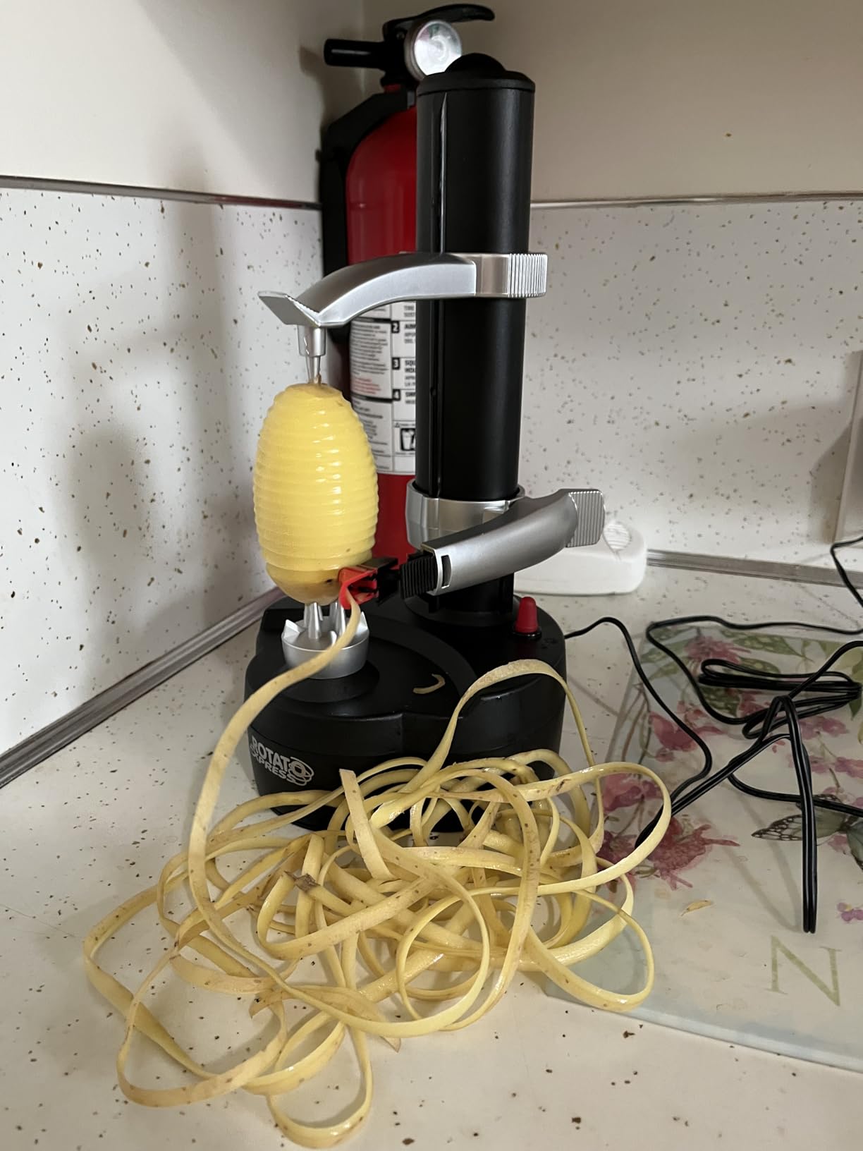 Starfrit Rotato Express Electric Peeler - 2 Spare Blades - Safe & Easy to Use - Effortlessly Peels Vegetables and Fruit customer photo 2