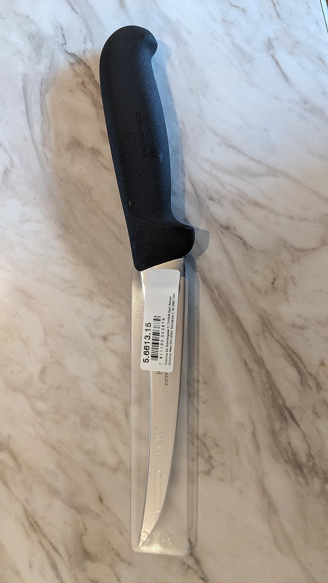 Victorinox Fibrox Curved Boning Knife, Flexible Blade, 6-Inch, Black customer photo 1