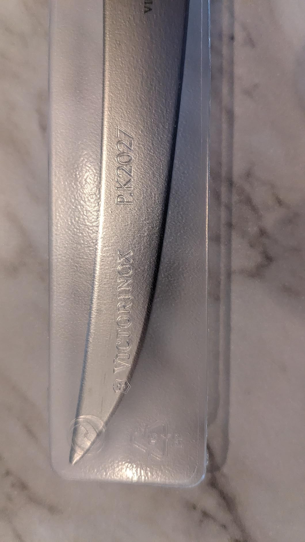 Victorinox Fibrox Curved Boning Knife, Flexible Blade, 6-Inch, Black customer photo 2