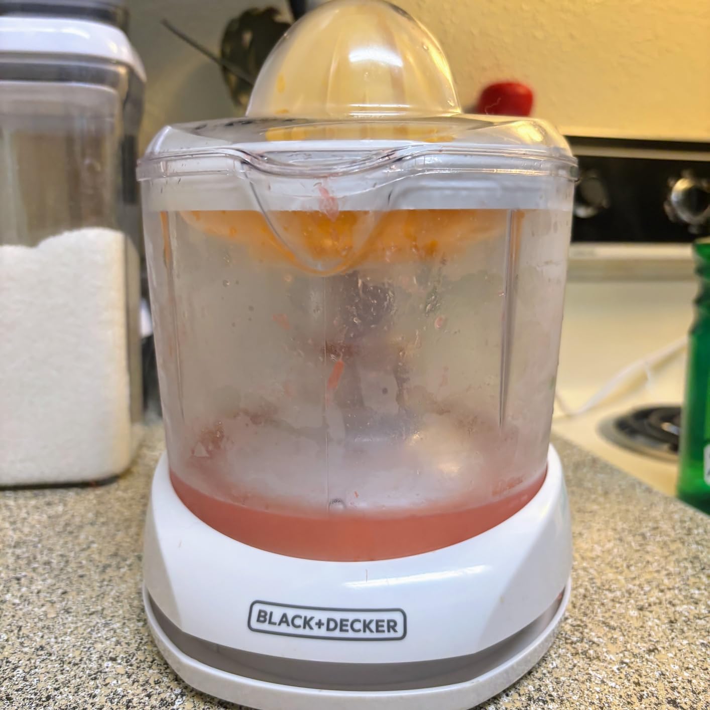 BLACK+DECKER 32oz Electric Citrus Juicer, CJ625, Pressure Activated, Adjustable Pulp Control, Dishwasher-Safe customer photo 2