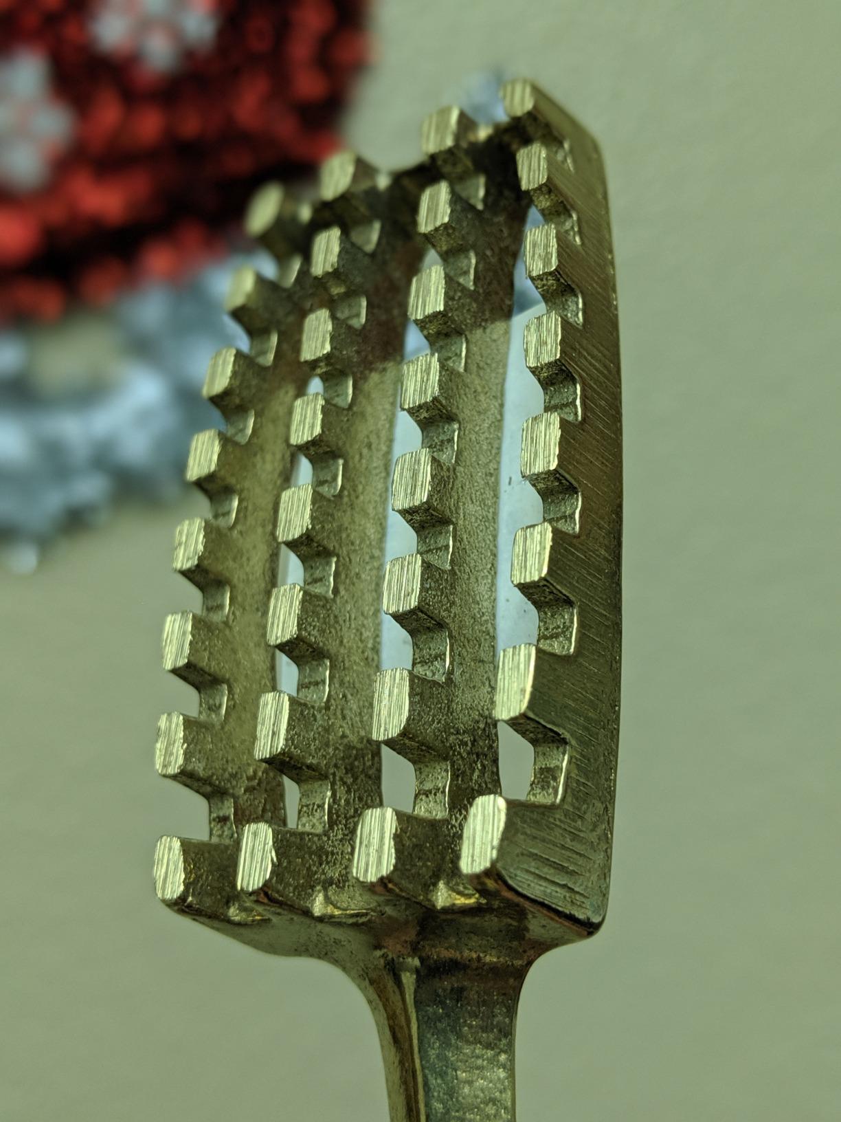 Brass Fish Scaler L customer photo 2