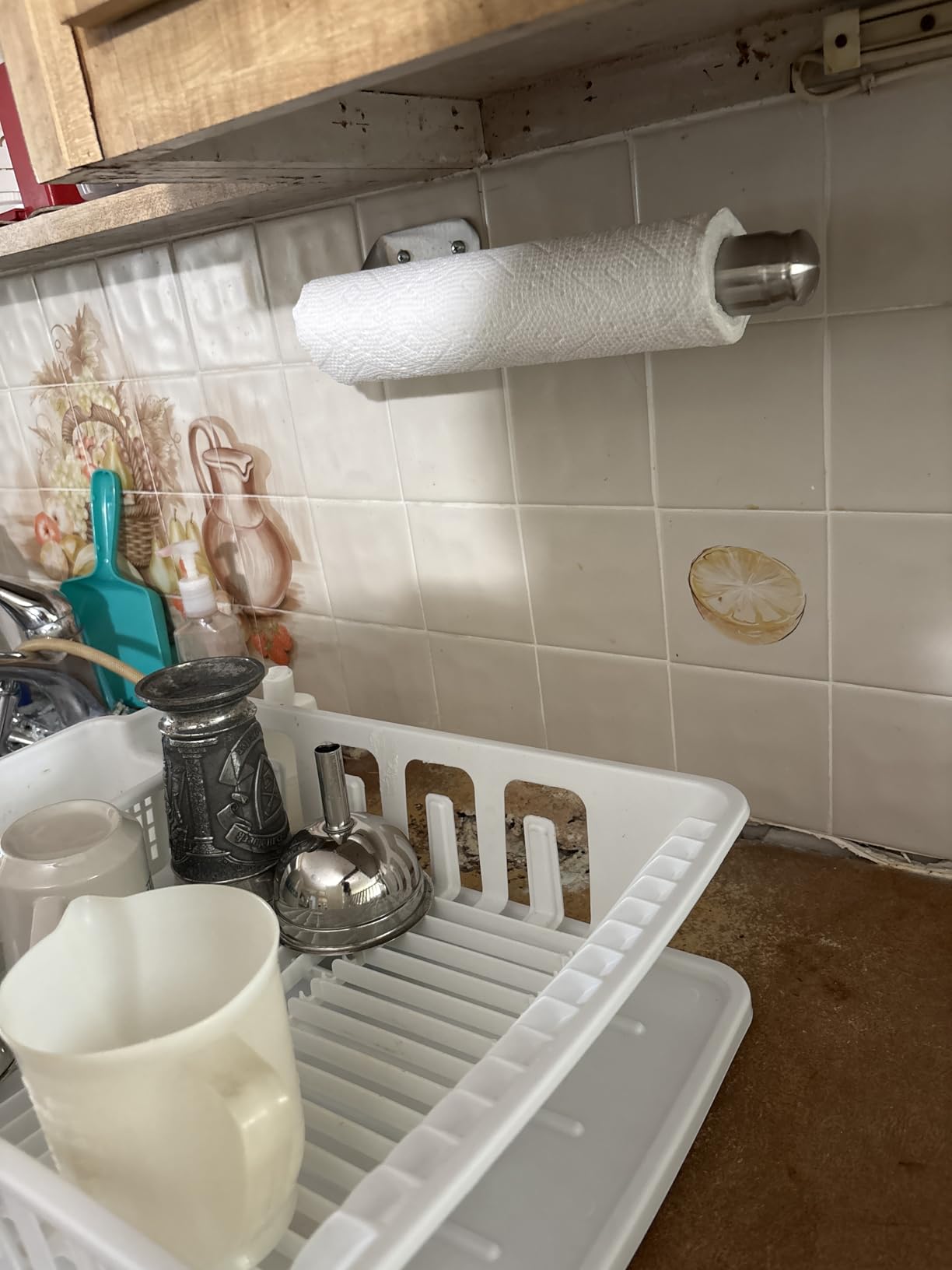 Kamenstein Perfect Tear Wall Mount Paper Towel Holder, Patented Design for One-Handed Use, Rounded Finial, 14-Inch, Brushed Silver Metal Finish customer photo 1