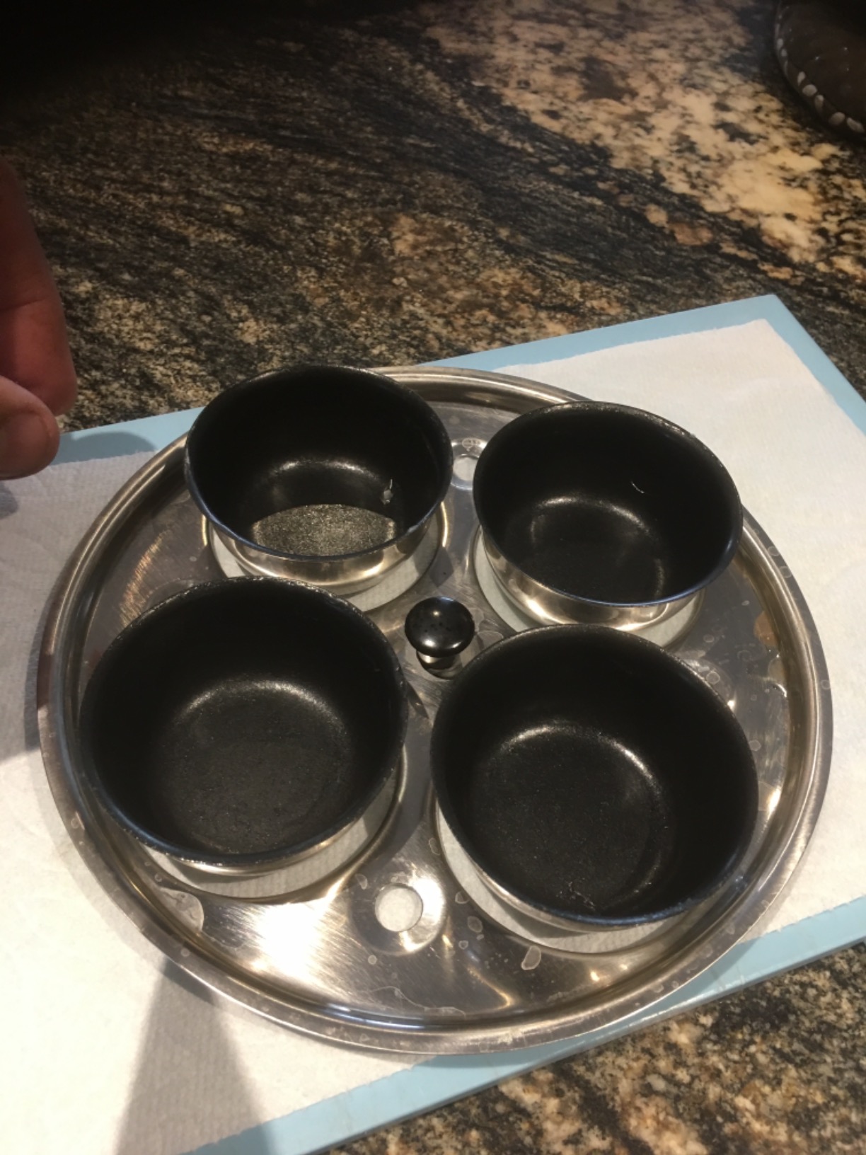 EXCELSTEEL Non Stick Easy Use Rust Resistant Home Kitchen Breakfast Brunch Induction Cooktop Egg Poacher, 4 Cups, 18/10 Stainless Steel customer photo 2