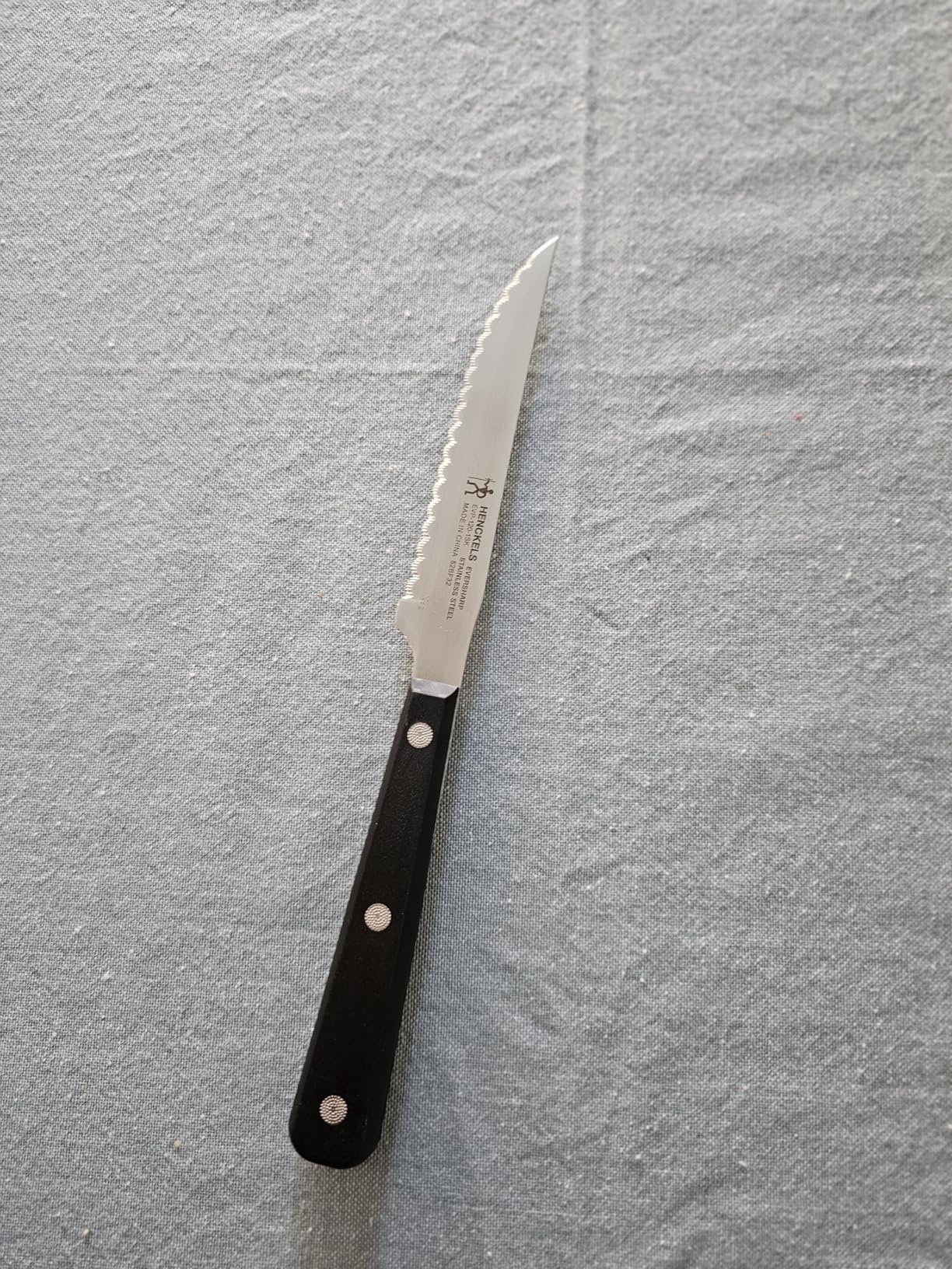 HENCKELS Razor-Sharp Steak Knife Set of 8, German Engineered Informed by 100+ Years of Mastery customer photo 2