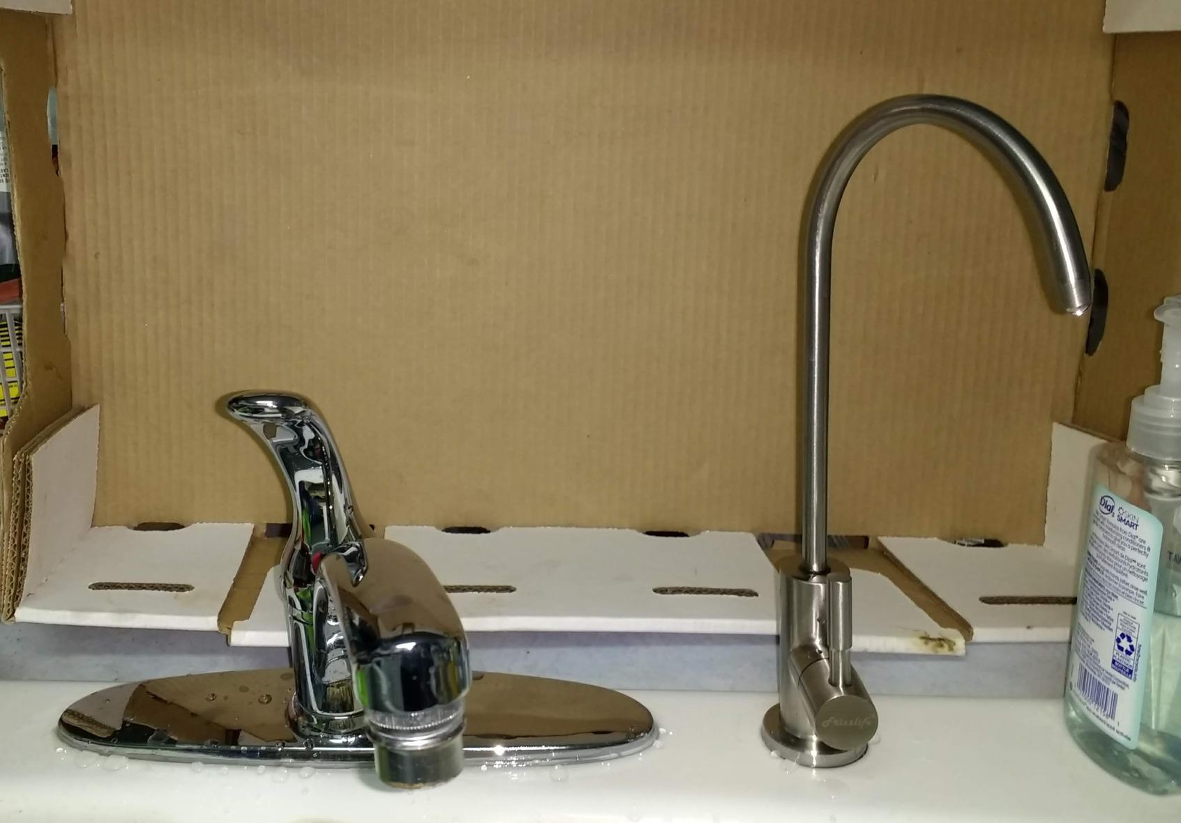 Delta Foundations Chrome Kitchen Faucet with Side Sprayer, Contemporary 4 Hole Kitchen Sink Faucet, Single Handle, Chrome B4410LF customer photo 2