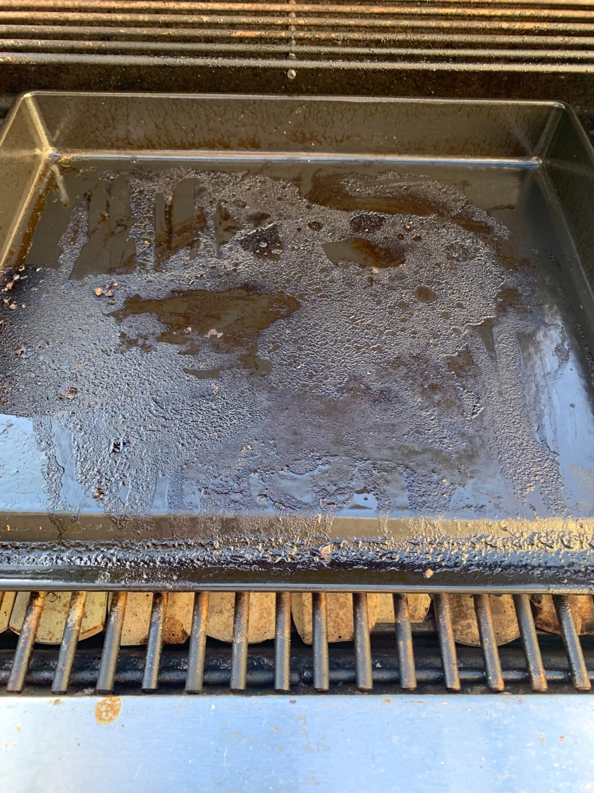 Lodge Pan Scrapers. Handheld Polycarbonate Cast Iron Pan Cleaners. (2-Pack. Red/Black) customer photo 1