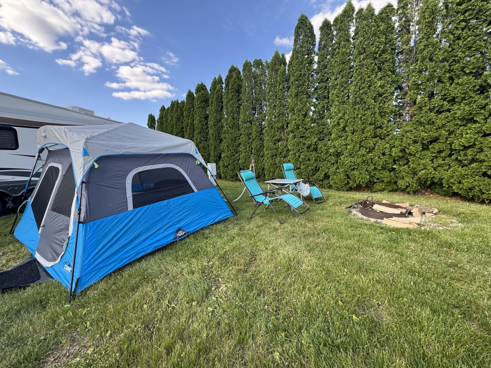 Coleman Outdoor Folding Table, Sturdy Aluminum Camping Table with Snap-Together Design, Seats 4 & Carry Bag Included, Great for Camping, Tailgating, Grilling, Hunting, Outdoor Dining & More customer photo 2