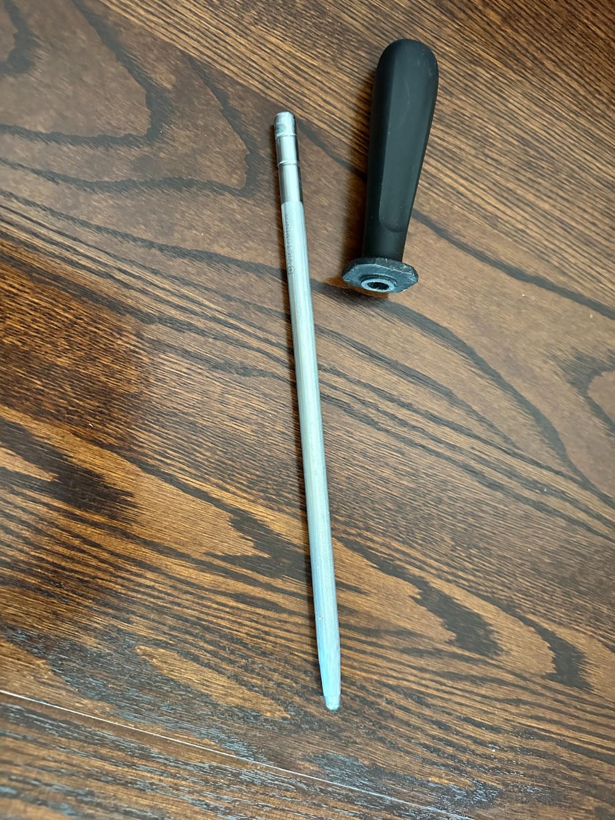 Victorinox Swiss Army Cutlery Swiss Classic Fibrox Honing Steel, 10-Inch, Multicolor (6.8002.US1) customer photo 1