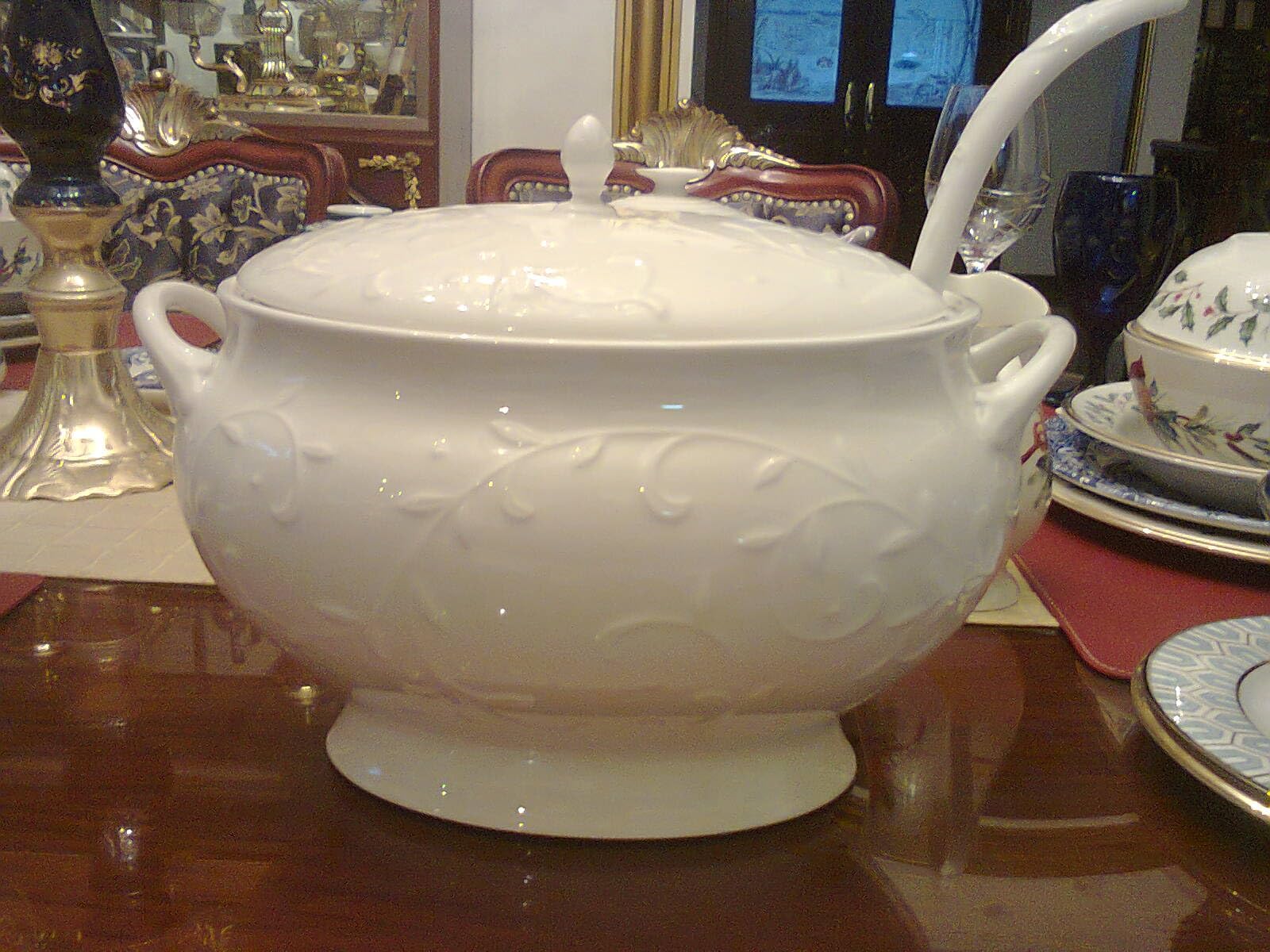 Lenox Opal Innocence Carved Covered Soup Tureen with Ladle, 10-1/4-Inch, White, 152 ounces customer photo 1