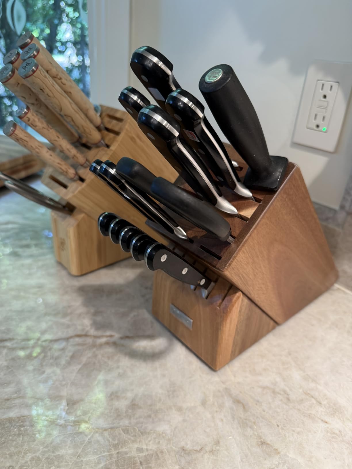 WÜSTHOF 17-Slot Acacia Knife Storage Block customer photo 1