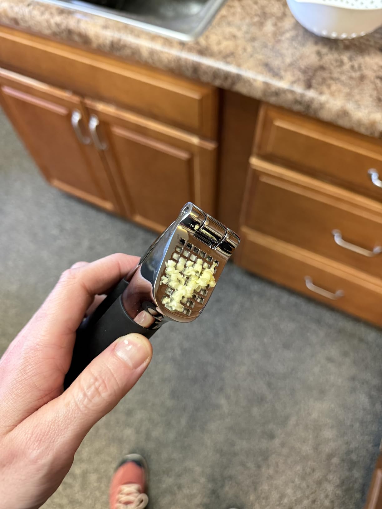 OXO Good Grips Heavy Duty Garlic Press, Die-Cast Zinc, Black customer photo 1