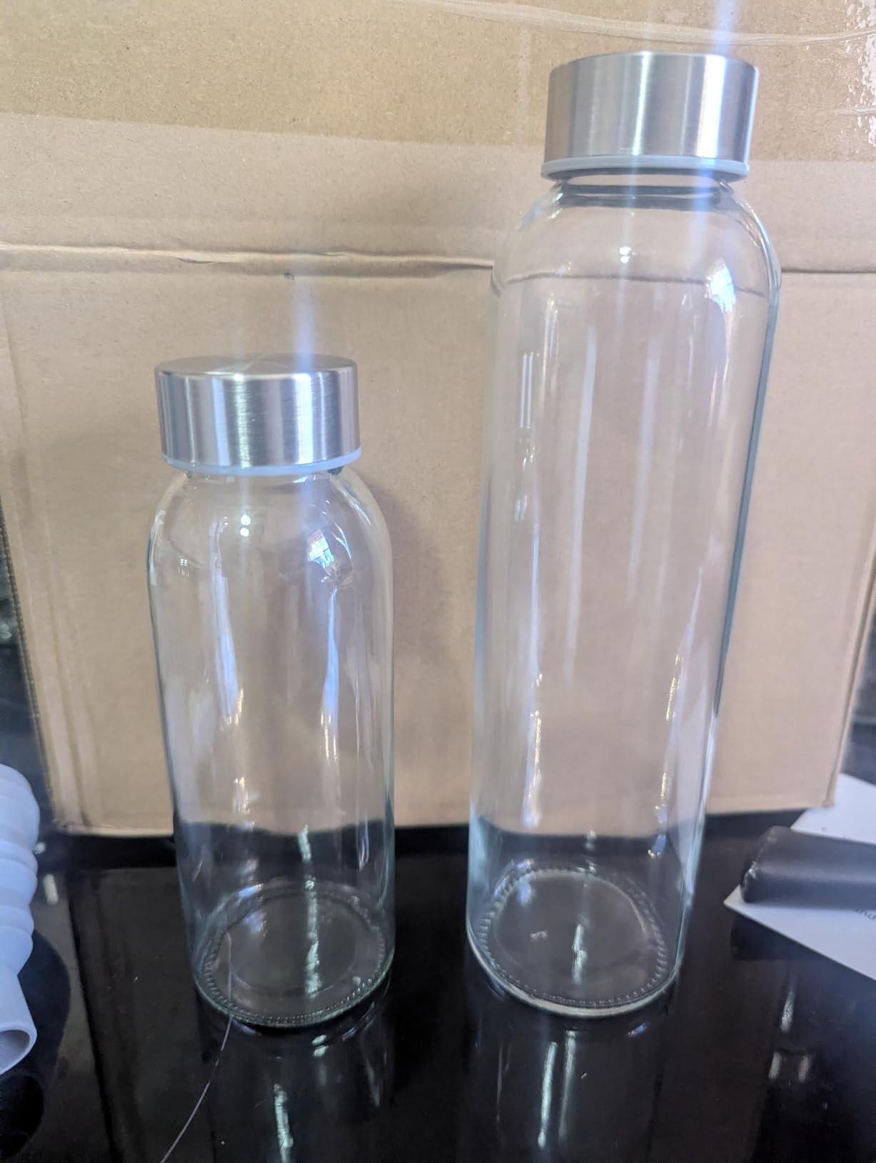 Epica Clear Glass Bottles with Lids, 18oz Resuable Glass Water Bottles for Juicing with Stainless Steel Cap to store Milk, Smoothie, etc., 100% Leak Proof, Durable and Dishwasher Safe (Set of 6) customer photo 2