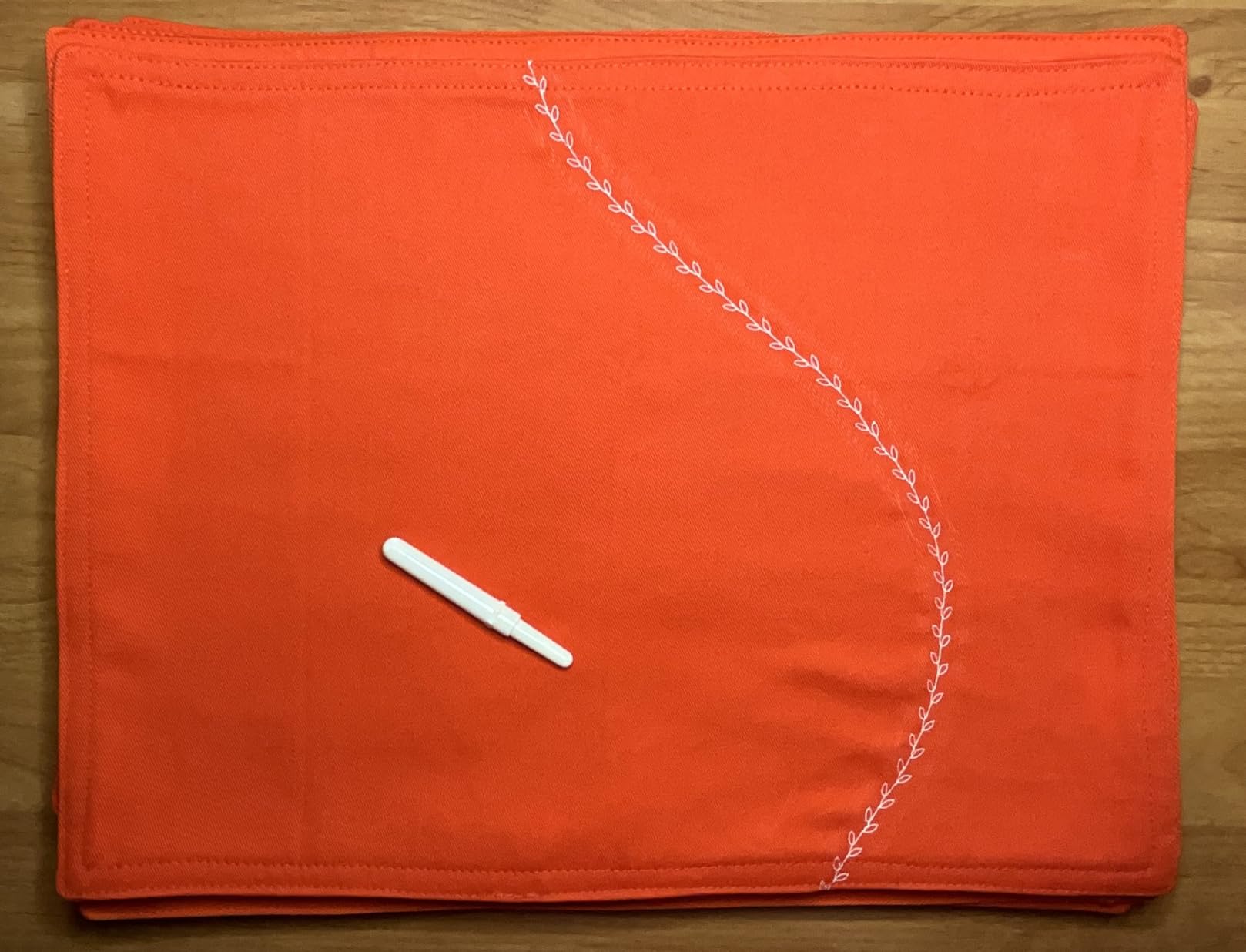 Utopia Kitchen White Cloth Napkins [12 Pack, 18x18 Inch] Absorbent Cotton Blend Washable and Reusable for Dinner, Restaurant, Lunch, Wedding and Hotel customer photo 2