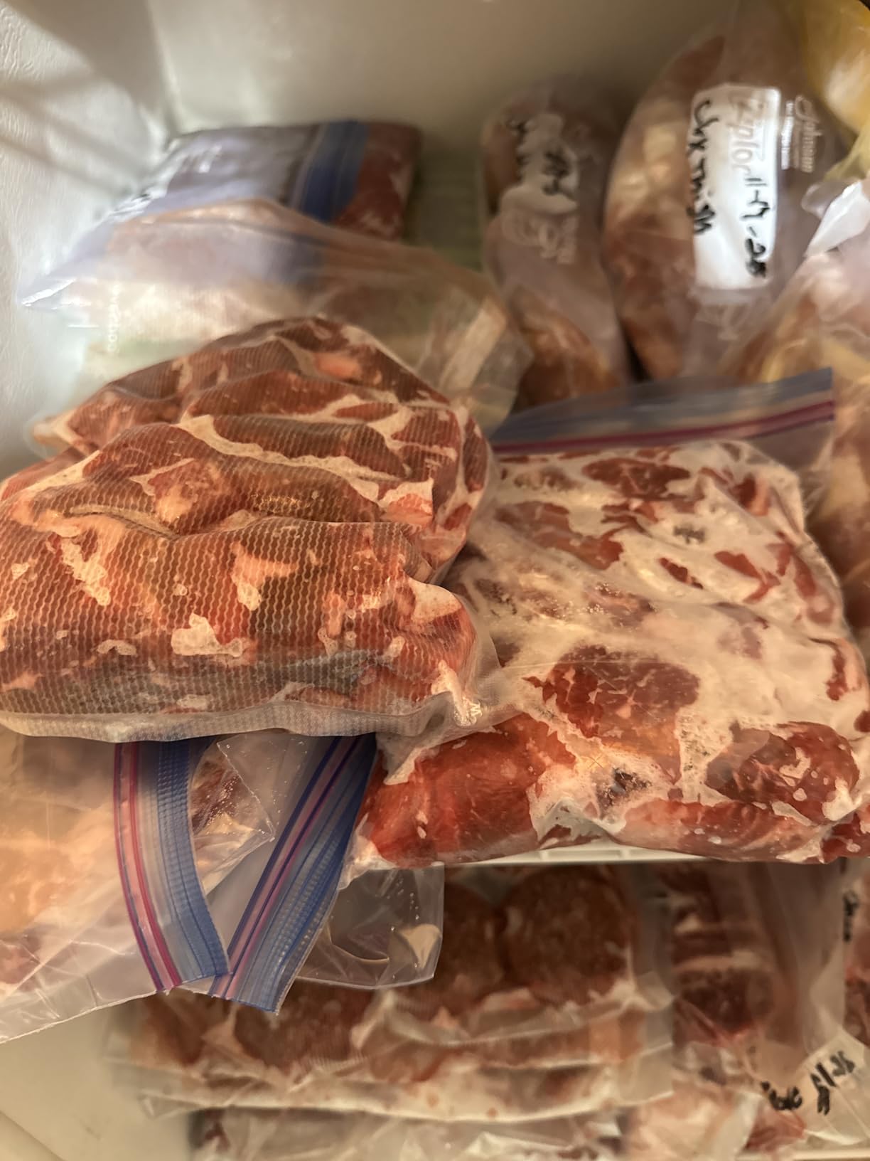 FoodSaver Vacuum Sealer Machine, Automatic Bag Detection, Sous Vide Friendly, with sealer bags, roll, handheld vacuum sealer, black customer photo 1