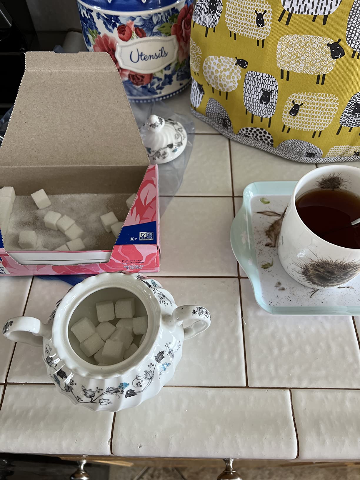 Ulster Weavers Tea Cosy - Vibrant Kitchen Accessory, 100% Cotton, Warming & Insulating, Machine Washable - Perfect for a Traditional English High Tea Experience, Dotty Sheep, Yellow customer photo 1